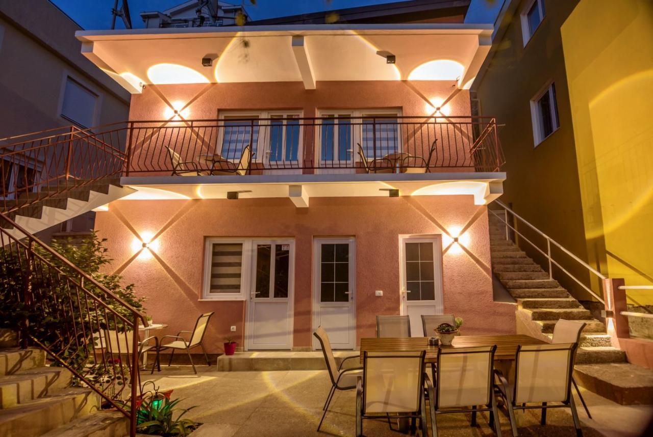 Apartments Vujicic Тиват Экстерьер фото