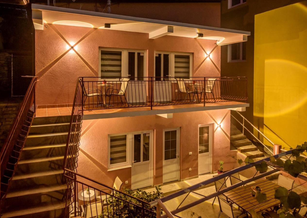 Apartments Vujicic Тиват Экстерьер фото