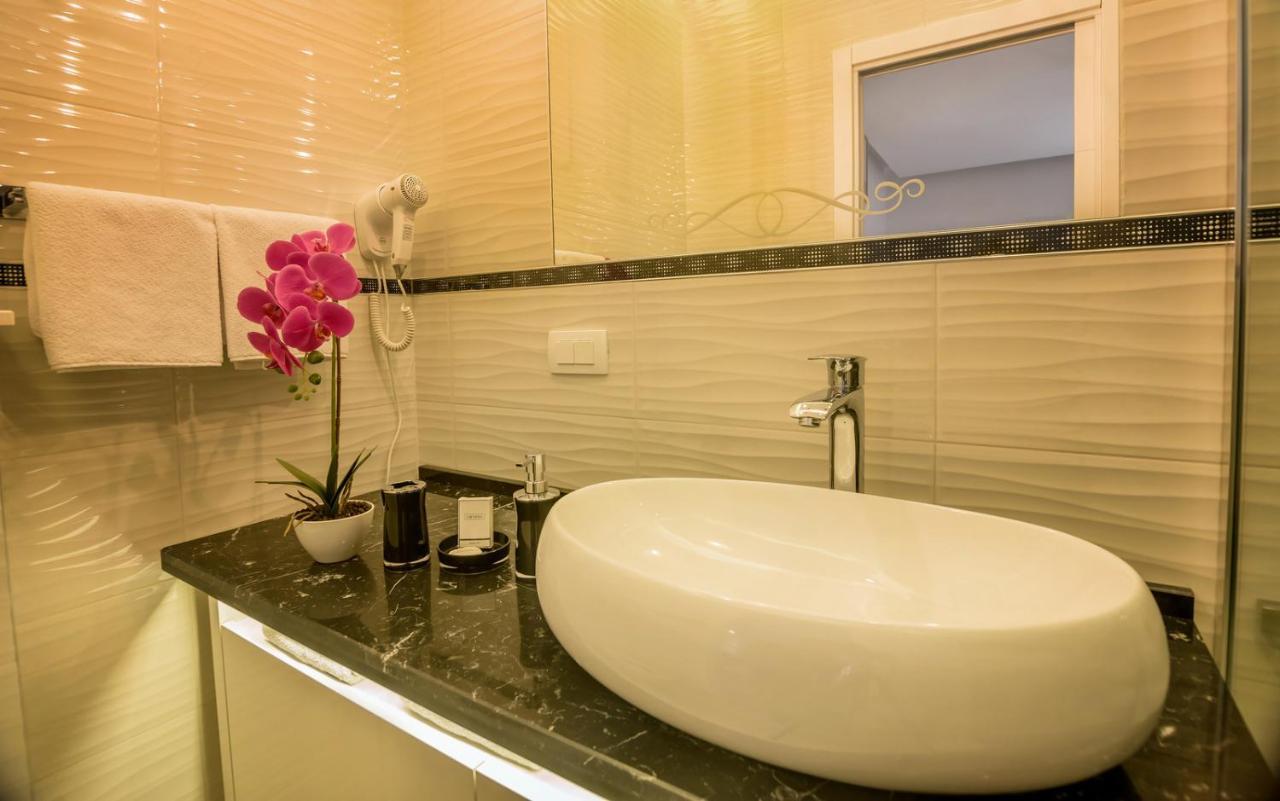 Apartments Vujicic Тиват Экстерьер фото
