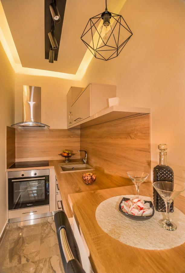Apartments Vujicic Тиват Экстерьер фото