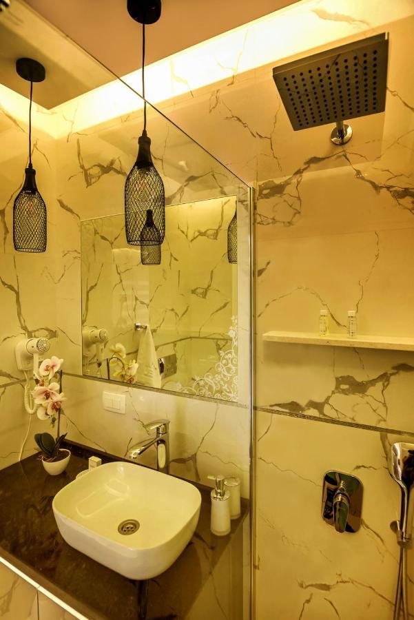 Apartments Vujicic Тиват Экстерьер фото